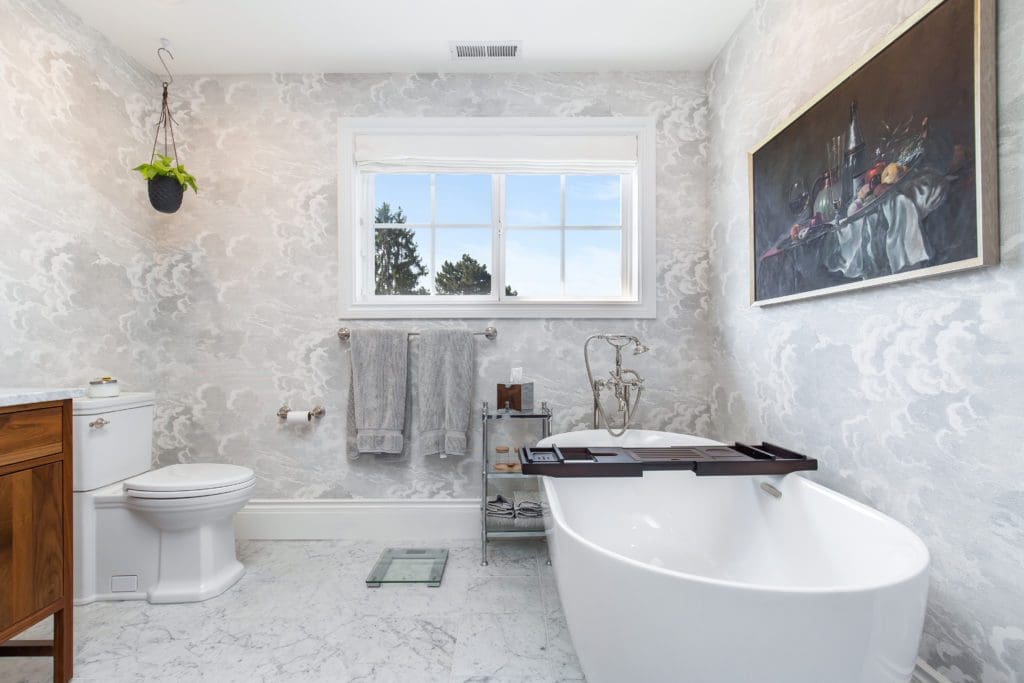 253829thAvenueWest_0015 Modern white marble and white freestanding tub
