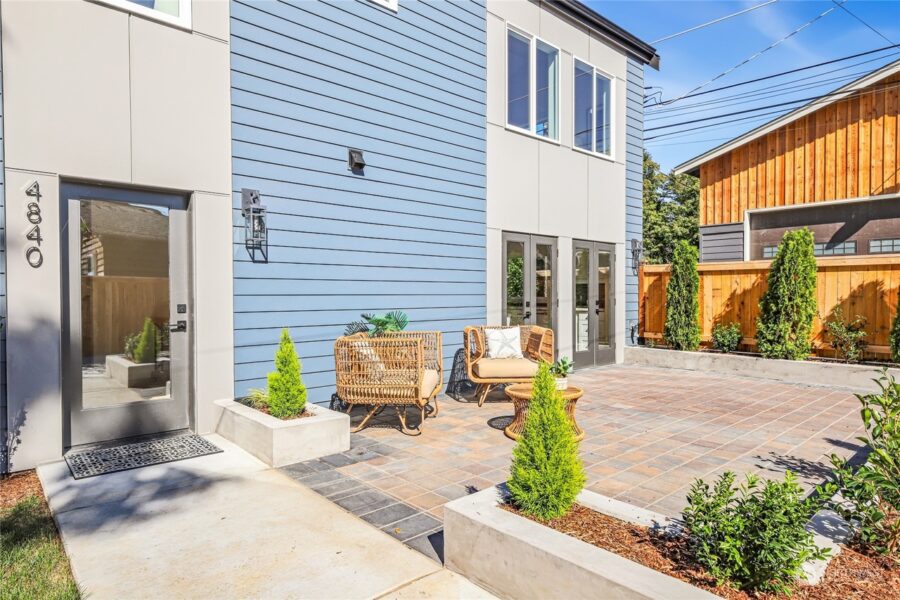 Seattle DADU build by Haas Development DADU exterior.